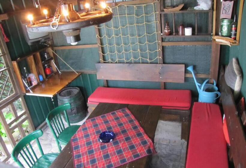 پانسیون The House Apartments & Guest Rooms