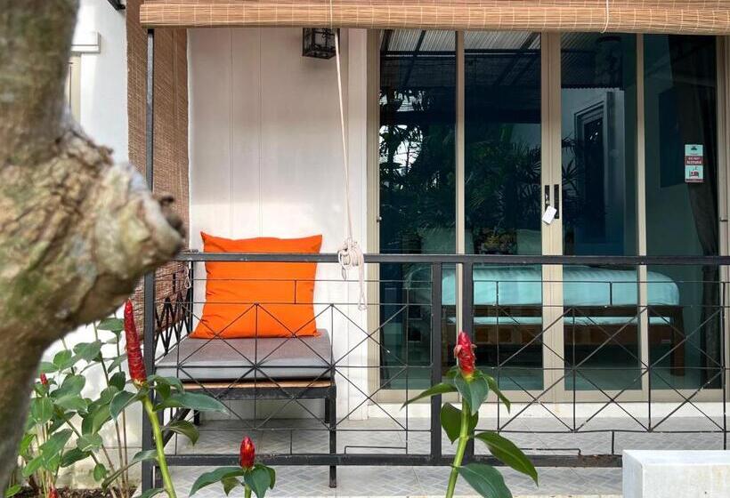 پانسیون The Snug Airportel   Phuket Airport