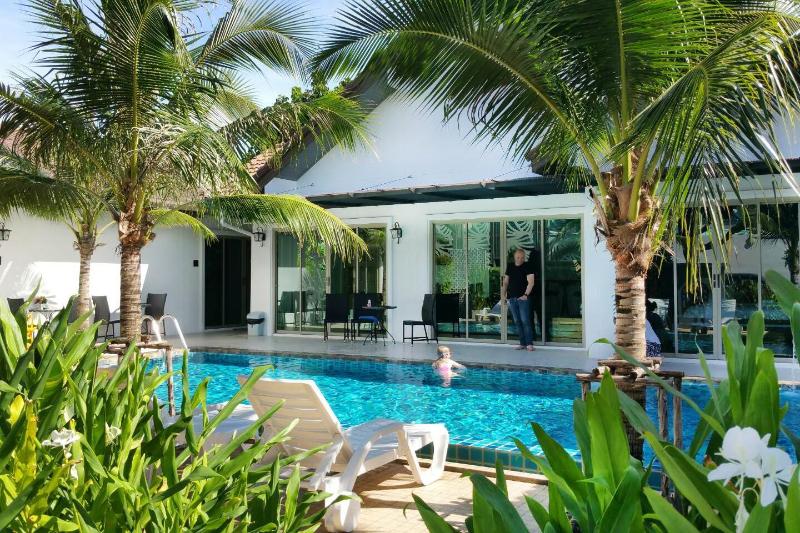 膳宿费 The Snug Airportel   Phuket Airport