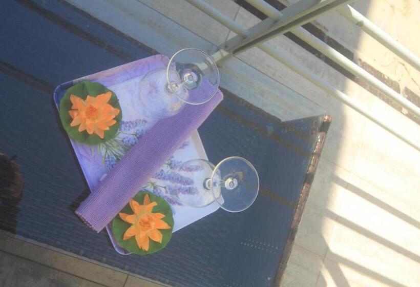 ペンション Vernazza Vacation