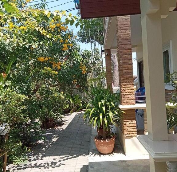 پانسیون Wattana Bungalow