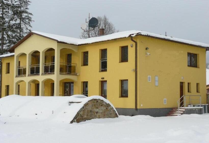 بنسيون Wellness Villa Liptov