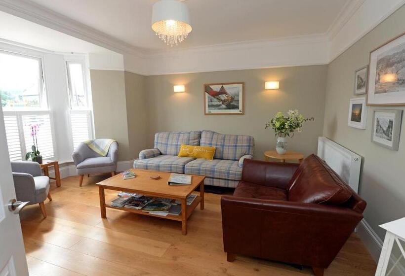 膳宿费 Woodlands Guest House