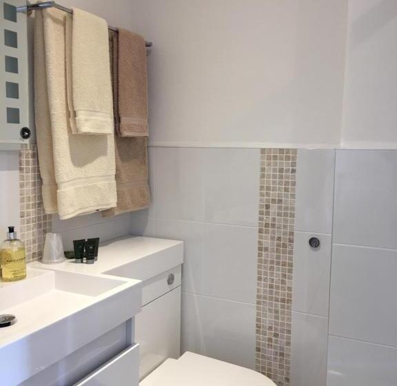 膳宿费 Woodlands Guest House