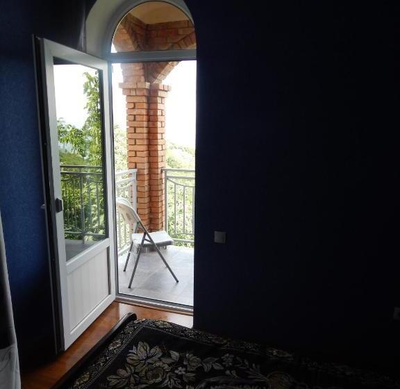 پانسیون Zandarashvili Guest House