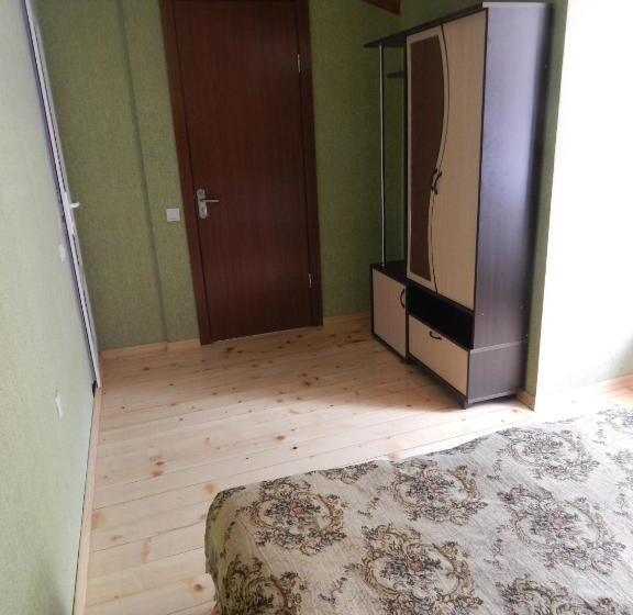 پانسیون Zandarashvili Guest House