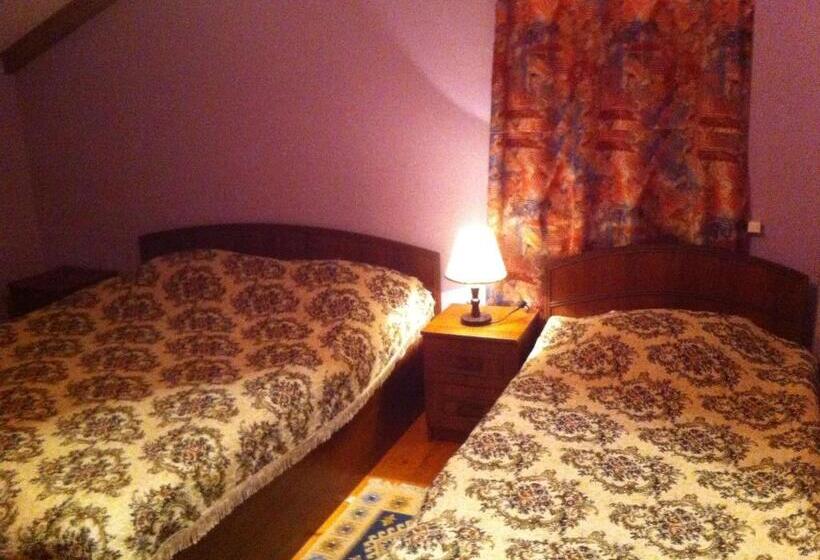 پانسیون Zandarashvili Guest House