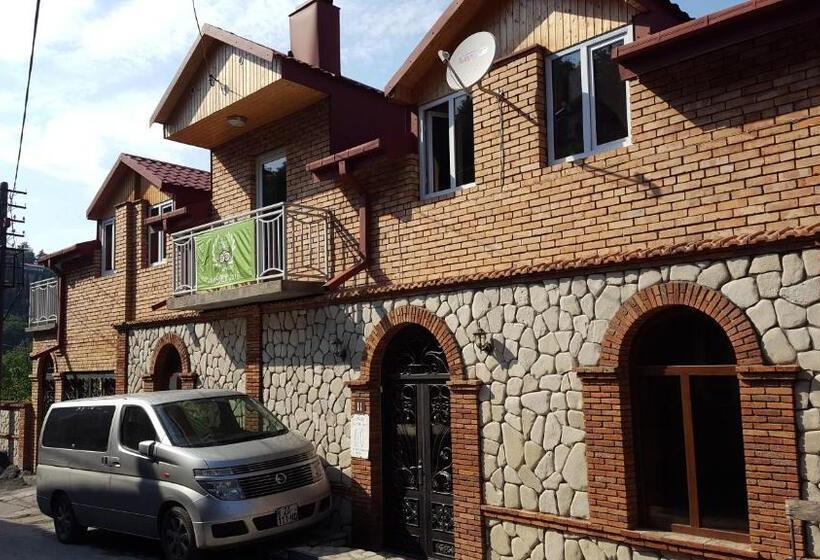 پانسیون Zandarashvili Guest House