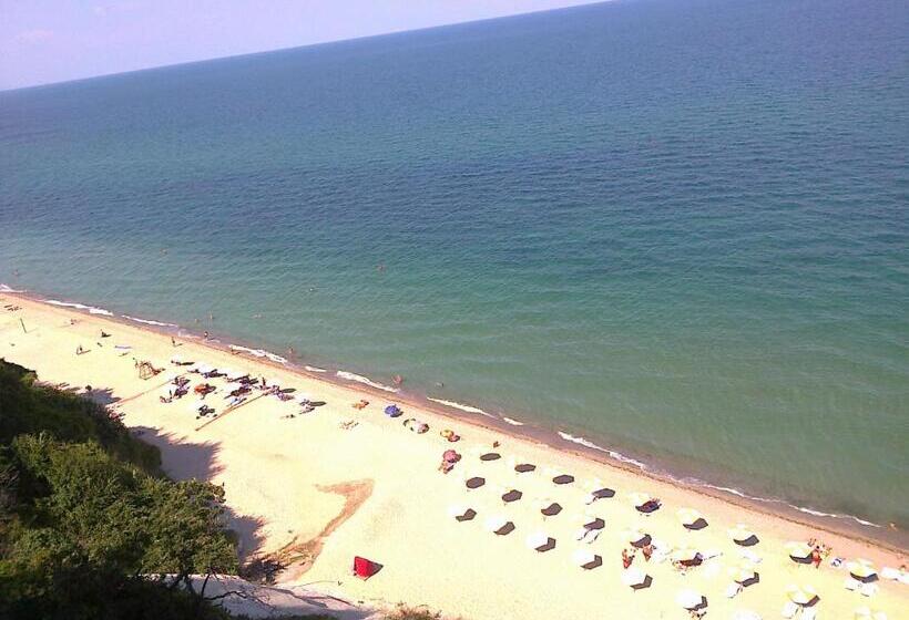 Silver Beach Apart Complex