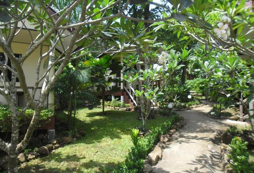 Общежитие Baansanook Resort & Swimming Pool