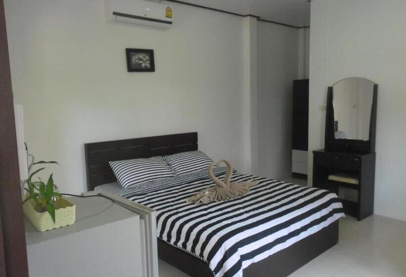 Общежитие Baansanook Resort & Swimming Pool