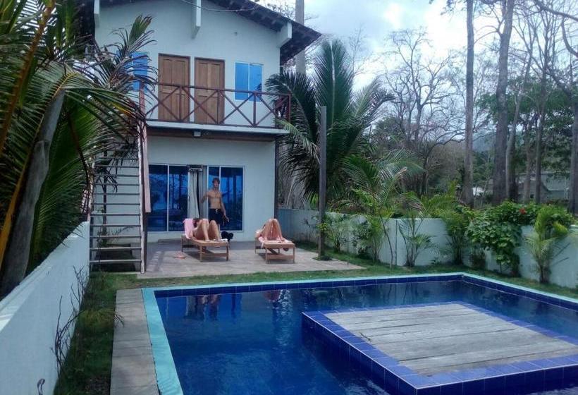 هاستل Hostal Hilltop Capurgana