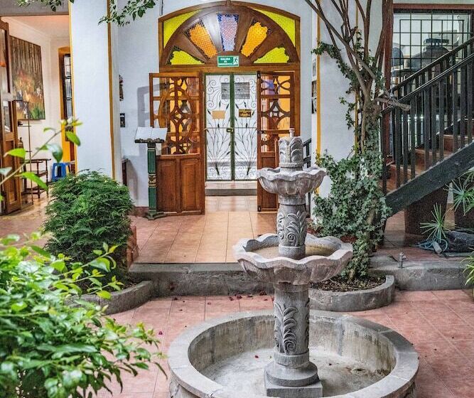 Общежитие Hostal Riviera Sucre