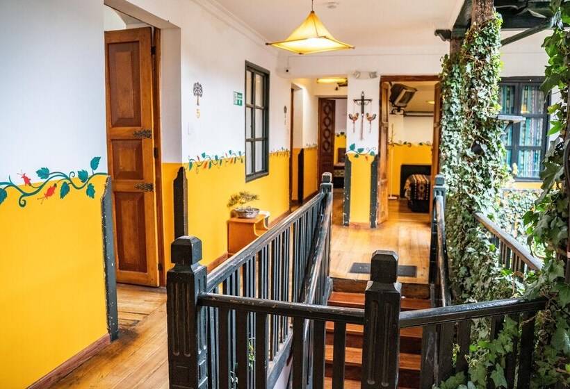 Общежитие Hostal Riviera Sucre