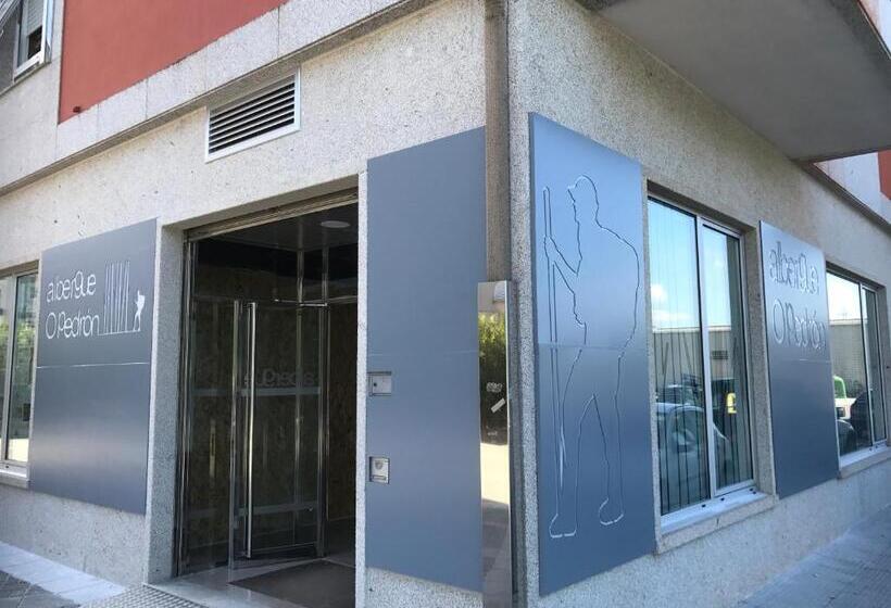 Albergue O Pedrón Hostel & Rooms