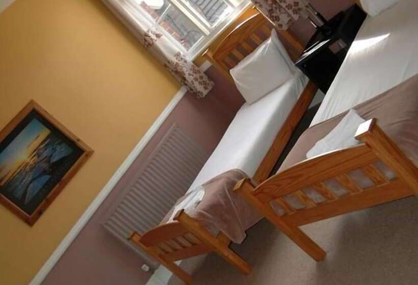 Общежитие The Admiral Cunningham