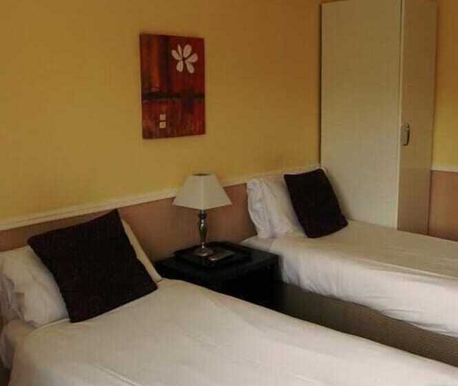 Общежитие The Admiral Cunningham