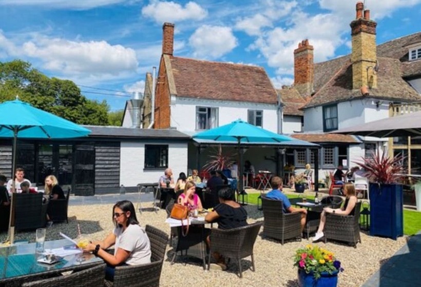 旅馆 The Bull Inn