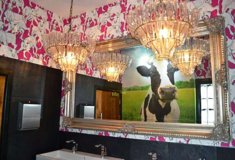 旅馆 The Bull Inn