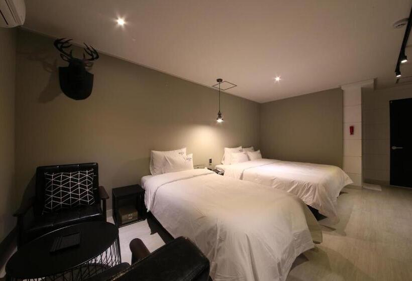 هتل Gupo Station Almond