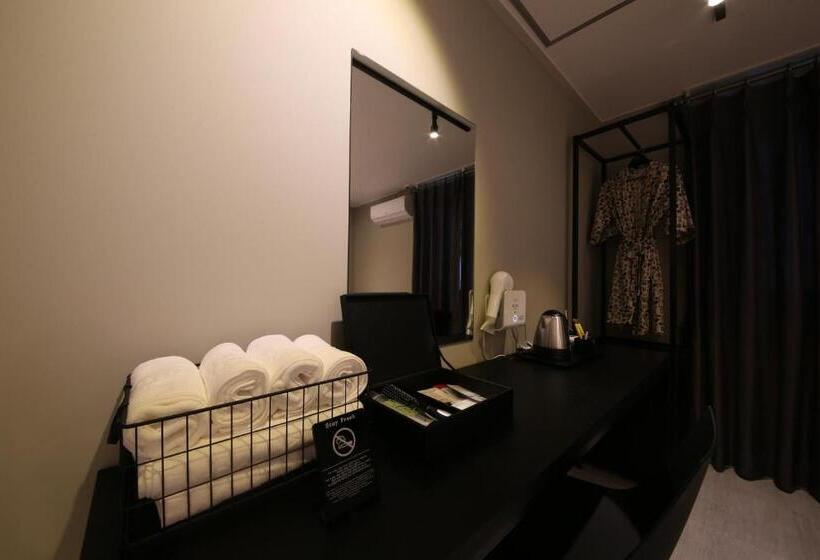 هتل Gupo Station Almond