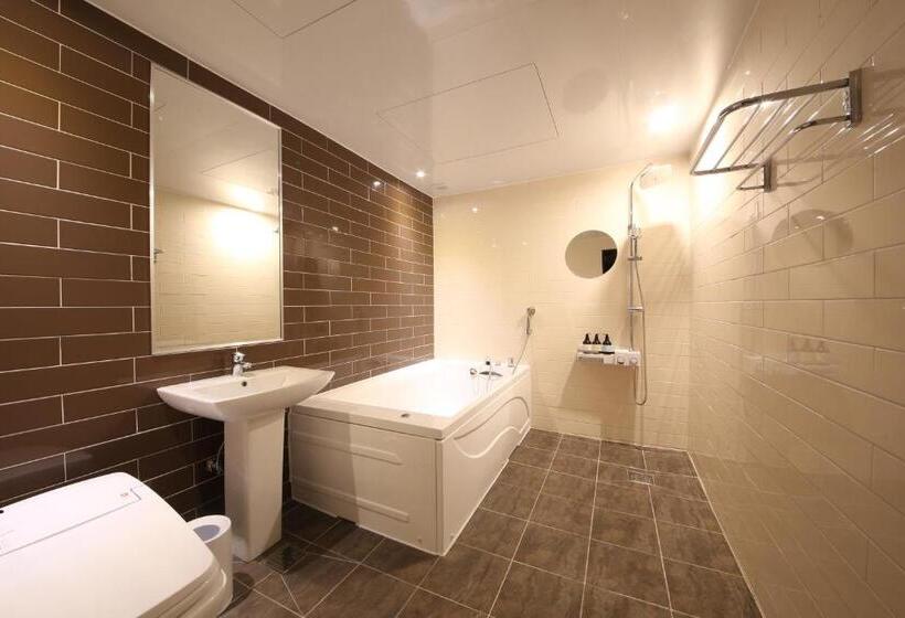 هتل Gupo Station Almond