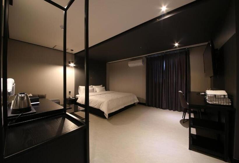 ホテル Gupo Station Almond