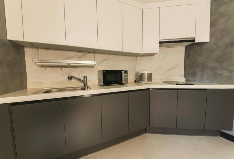 هتل Gupo Station Almond