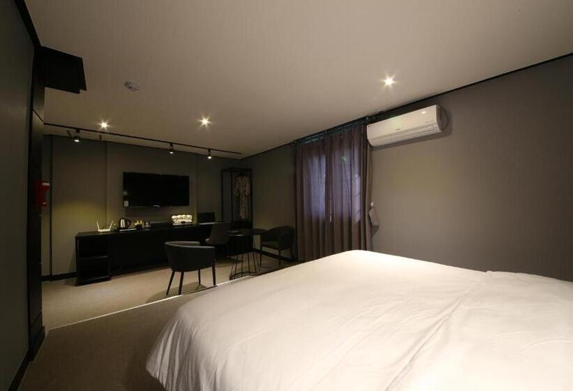 ホテル Gupo Station Almond