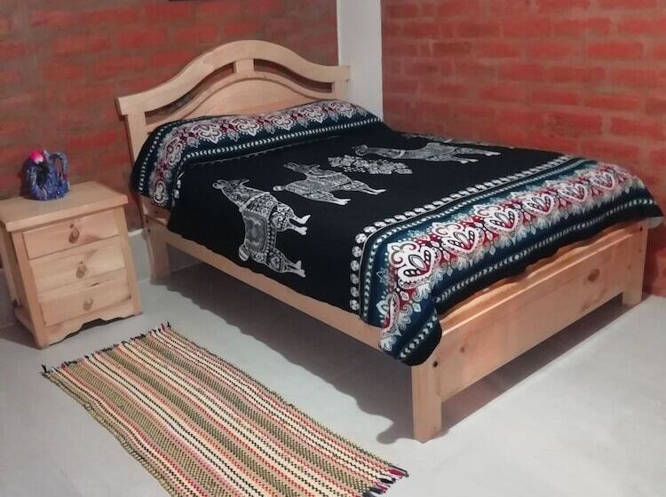 ベッドアンドブレックファースト Hostal La Casa Amarilla City