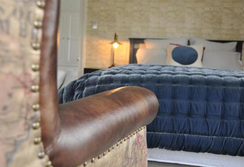 تختخواب و صبحانه Issey Manor