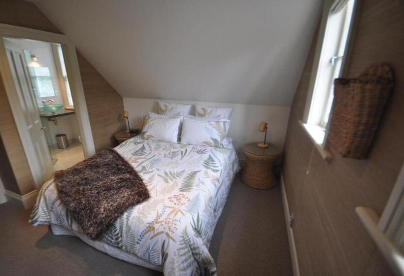 تختخواب و صبحانه Issey Manor