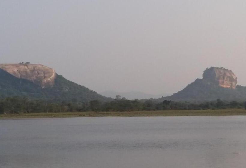 Bed and Breakfast Sigiriya Amenity Home Stay