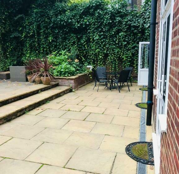 צימר Vincent House London Residence