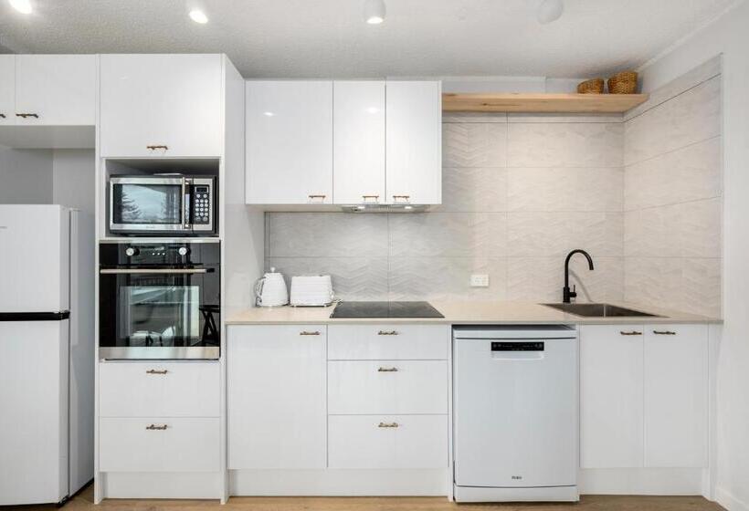 Hi Ho Beach Apartments On Broadbeach