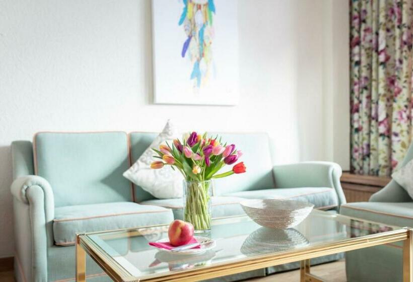 Отель Adolphine Garden