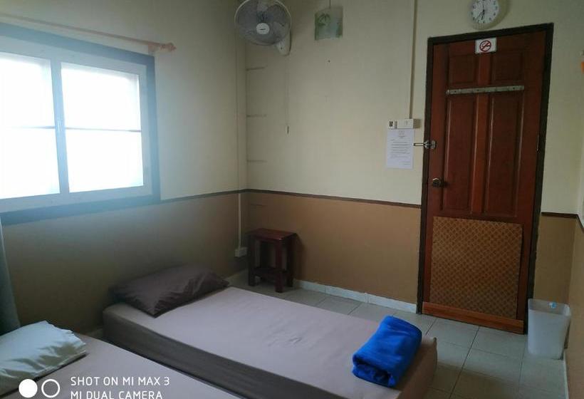 בית מלון כפרי Aaron Vientiane