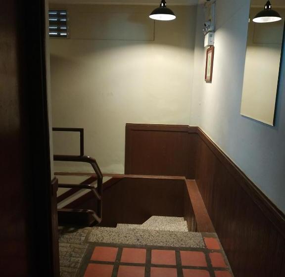 בית מלון כפרי Aaron Vientiane