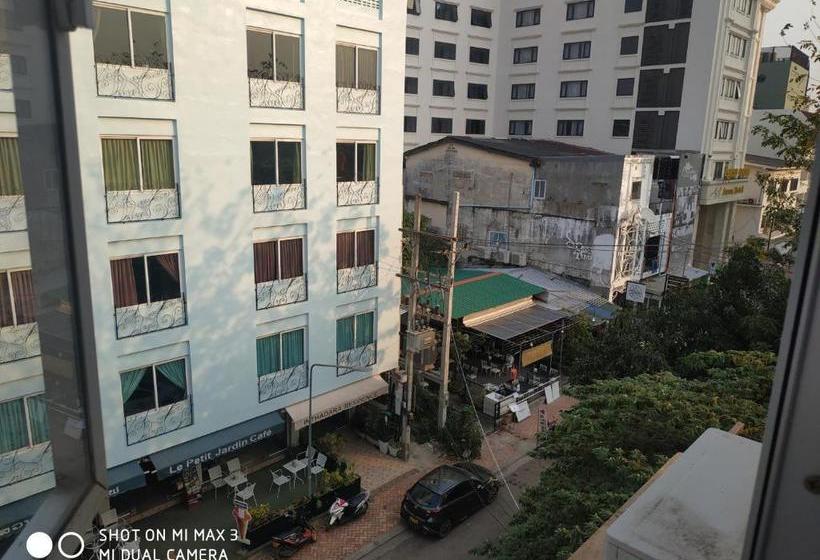 בית מלון כפרי Aaron Vientiane