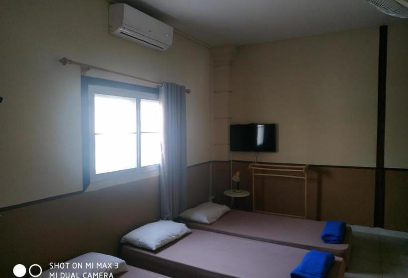 בית מלון כפרי Aaron Vientiane