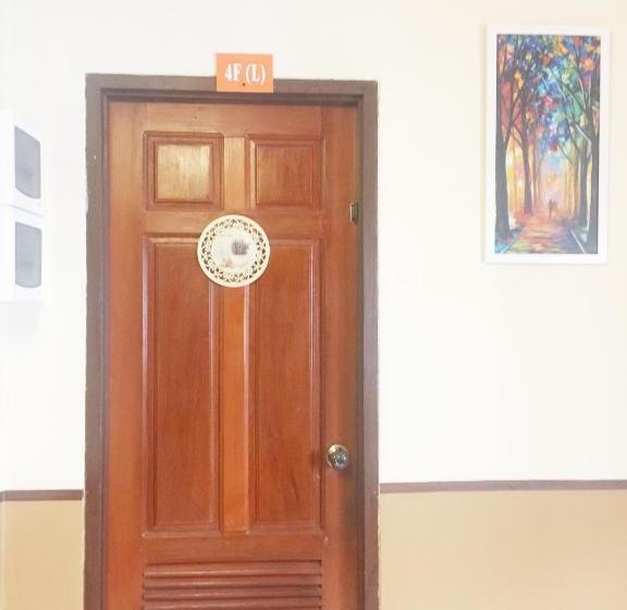 בית מלון כפרי Aaron Vientiane