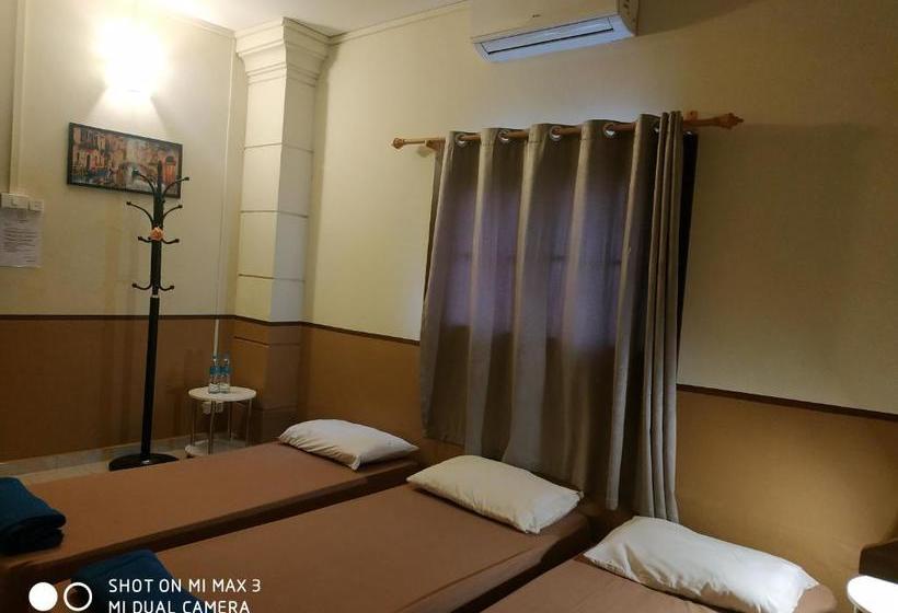 בית מלון כפרי Aaron Vientiane