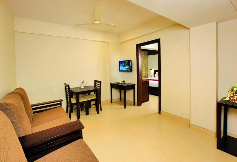 Holiday Vista Thekkady A Premium Hotel Near Periyar Wild Life Sanctuary With Sky View Pool