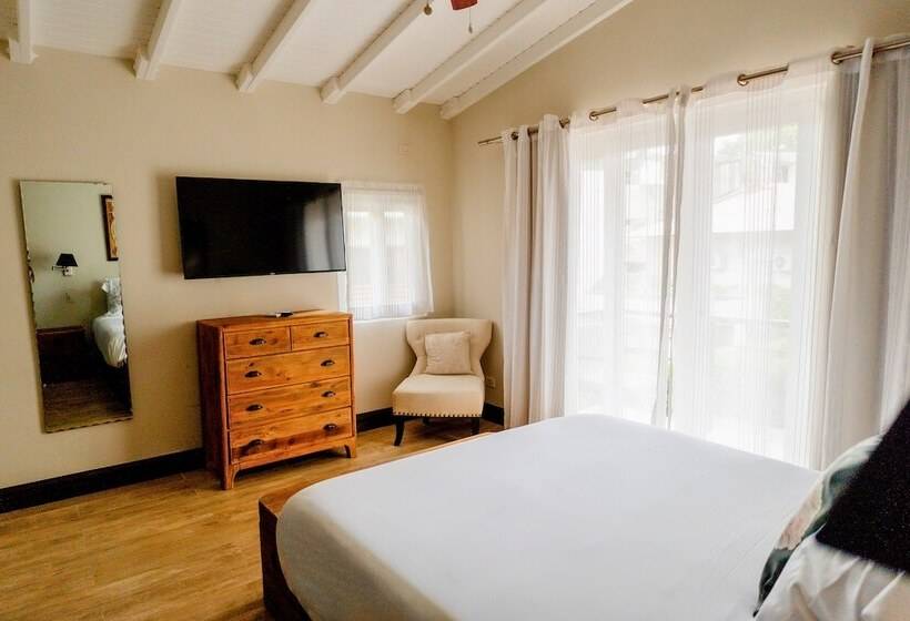 Отель La Concordia Boutique