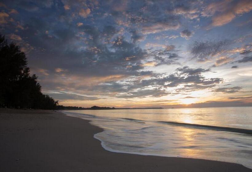 Отель Mai Holiday By Mai Khaolak Adult Zone