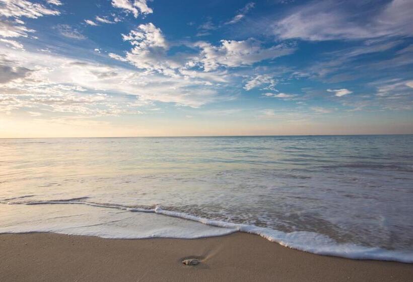 Отель Mai Holiday By Mai Khaolak Adult Zone