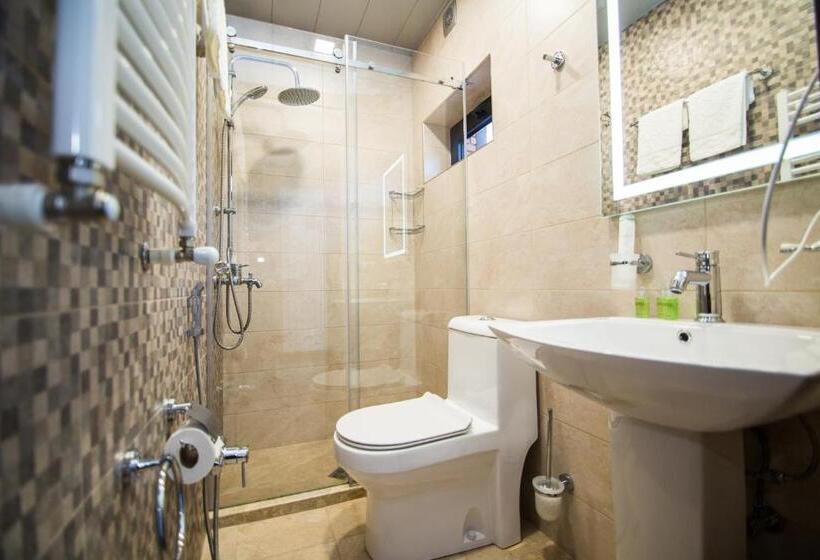 هتل Milano Palace Borjomi