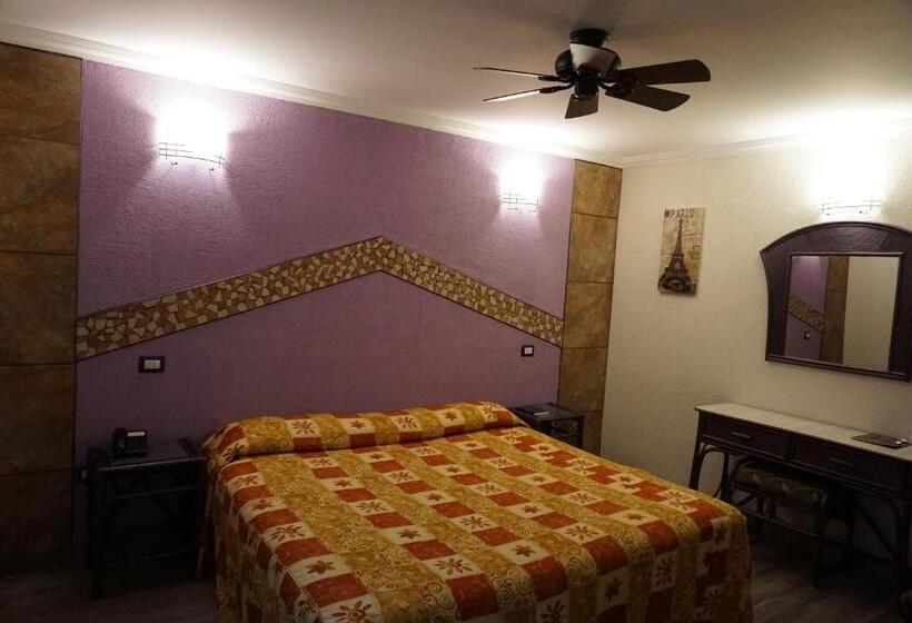 ホテル Plaza Crystal