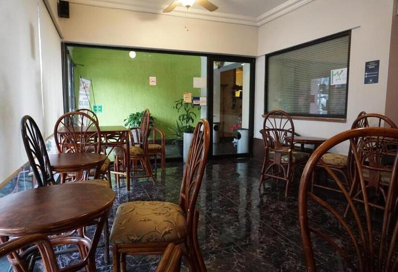 ホテル Plaza Crystal