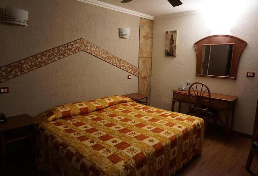 ホテル Plaza Crystal